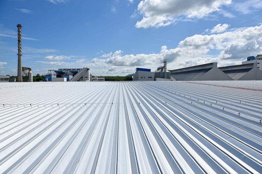 metal roofing on commercial building